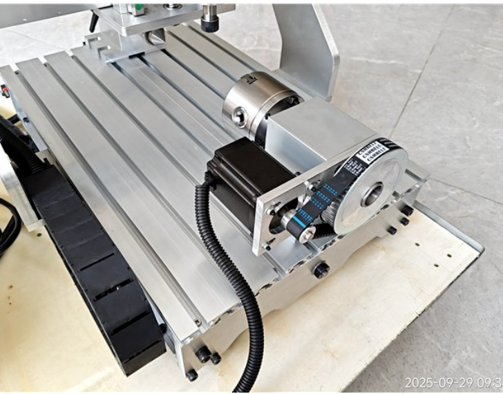 Фото Настольный фрезерный станок с ЧПУ DeskMill 4060 1500W