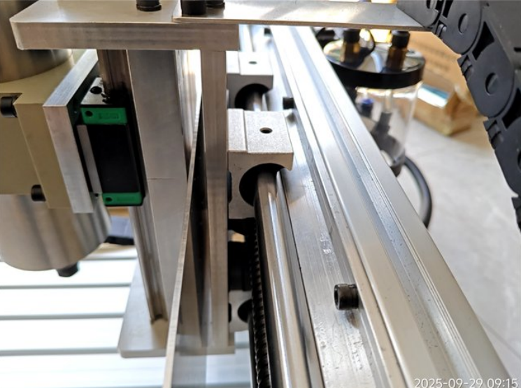 Фото Настольный фрезерный станок с ЧПУ DeskMill 4060 1500W