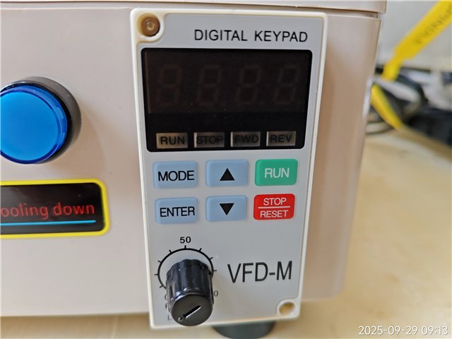 Фото Мини фрезерный станок с ЧПУ DeskMill 3040 1500W